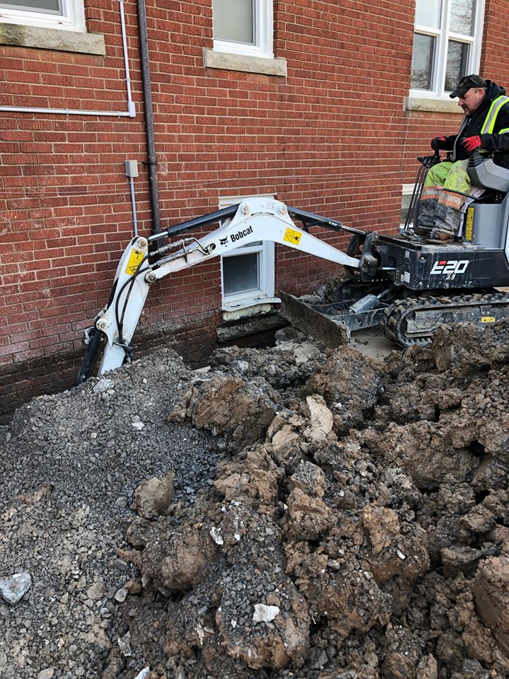 Cerroni Excavating & Waterproofing | 4921 Tufford Rd, Beamsville, ON L2T 1J9, Canada | Phone: (905) 359-1532