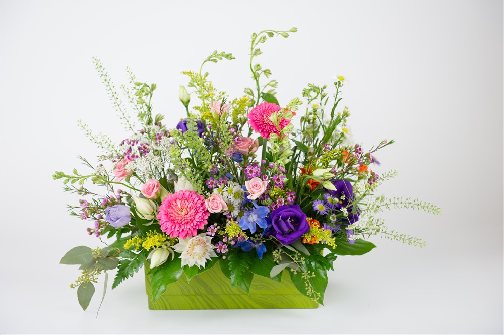 McLennan Flowers & Gifts | 2445 Main St, London, ON N6P 1R1, Canada | Phone: (519) 652-2042