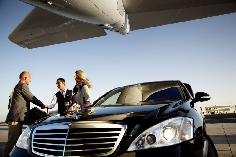 Pearson Limo Service | 20 Tubman Ave Apt # 1605, Toronto, ON M5A 0M8, Canada | Phone: (437) 800-1547