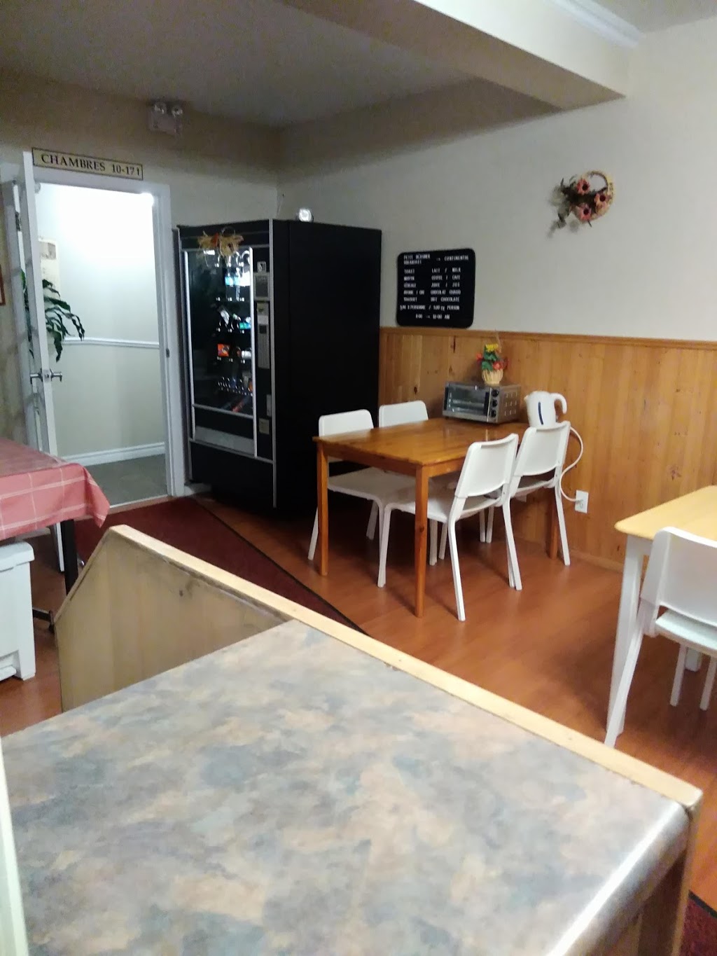 Motel Bel-Eau Inn | 600 Rue Notre Dame, Montebello, QC J0V 1L0, Canada | Phone: (819) 423-6504