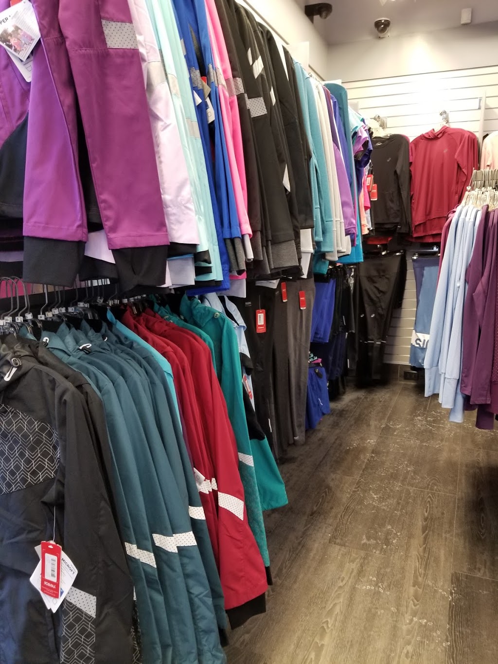 Running Room | 260 Centrum Blvd, Orléans, ON K1E 3P4, Canada | Phone: (613) 830-7539