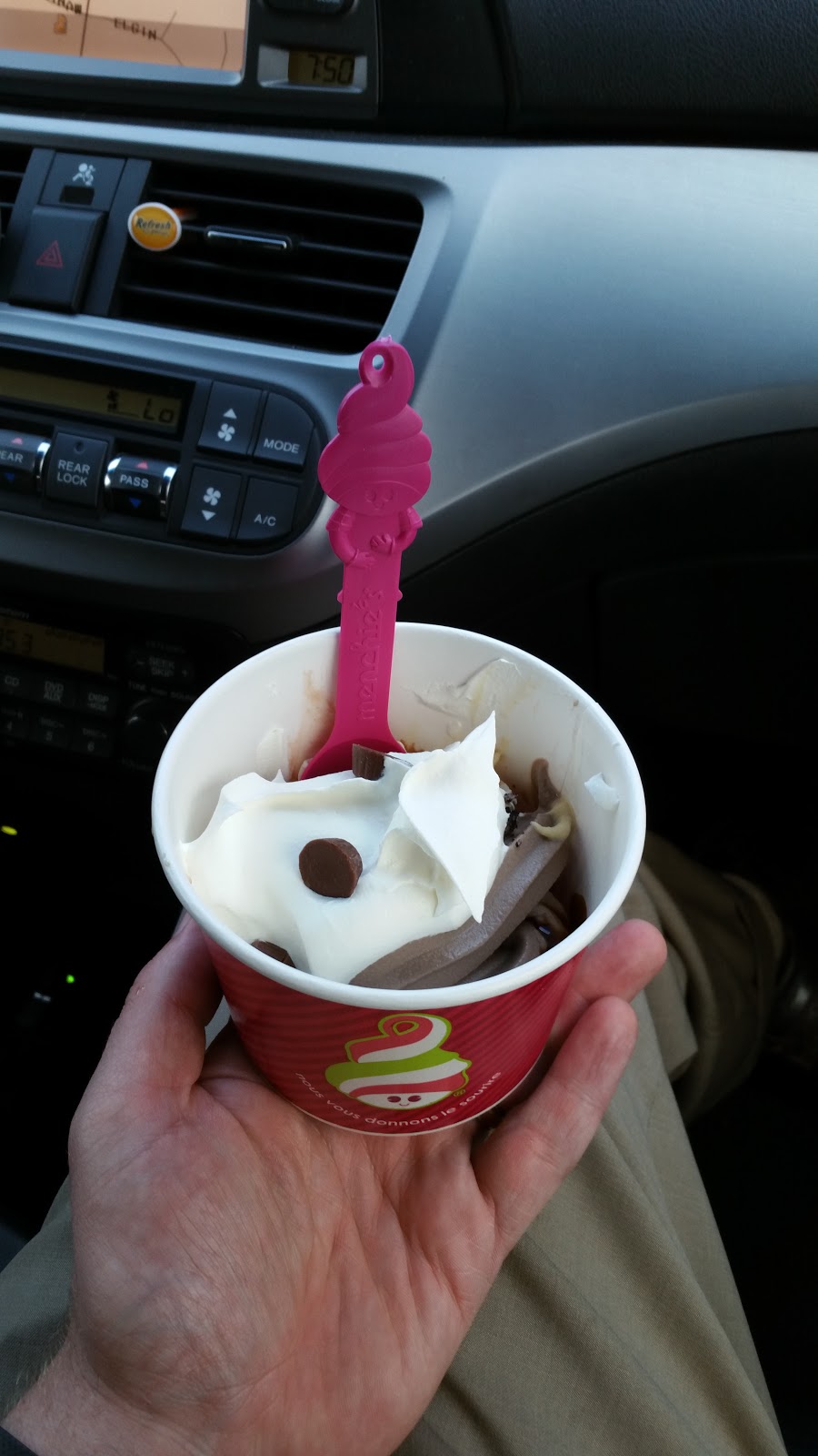 Menchies Frozen Yogurt | 95 Saginaw Pkwy #2, Cambridge, ON N1T 1W2, Canada | Phone: (519) 620-4205