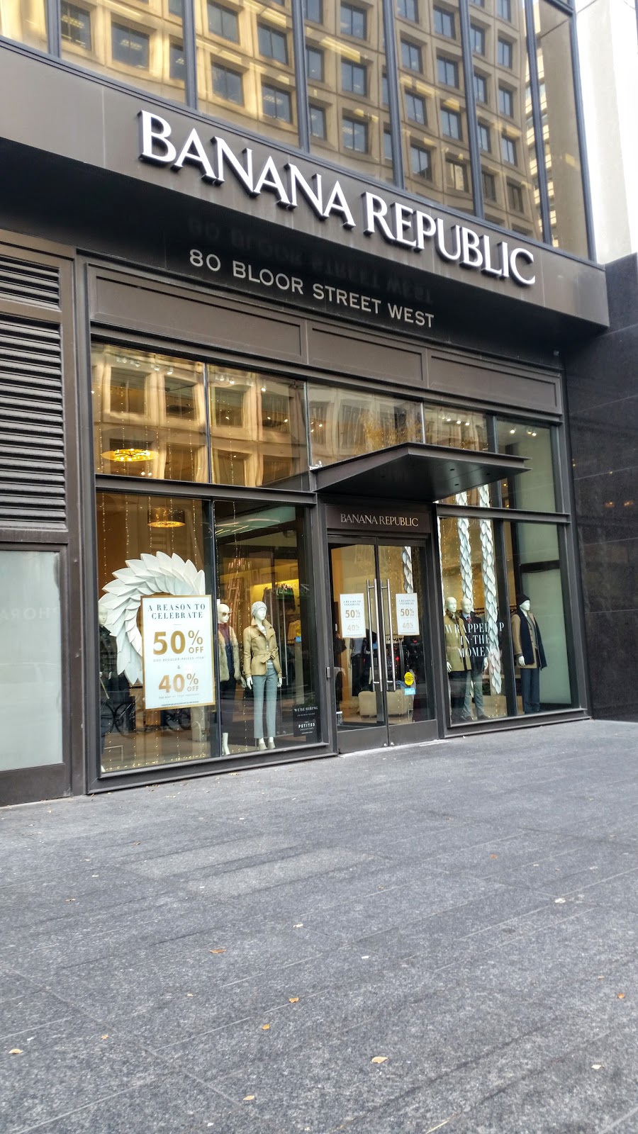 Banana Republic | 80 Bloor St W, Toronto, ON M5S 2V1, Canada | Phone: (416) 515-0018