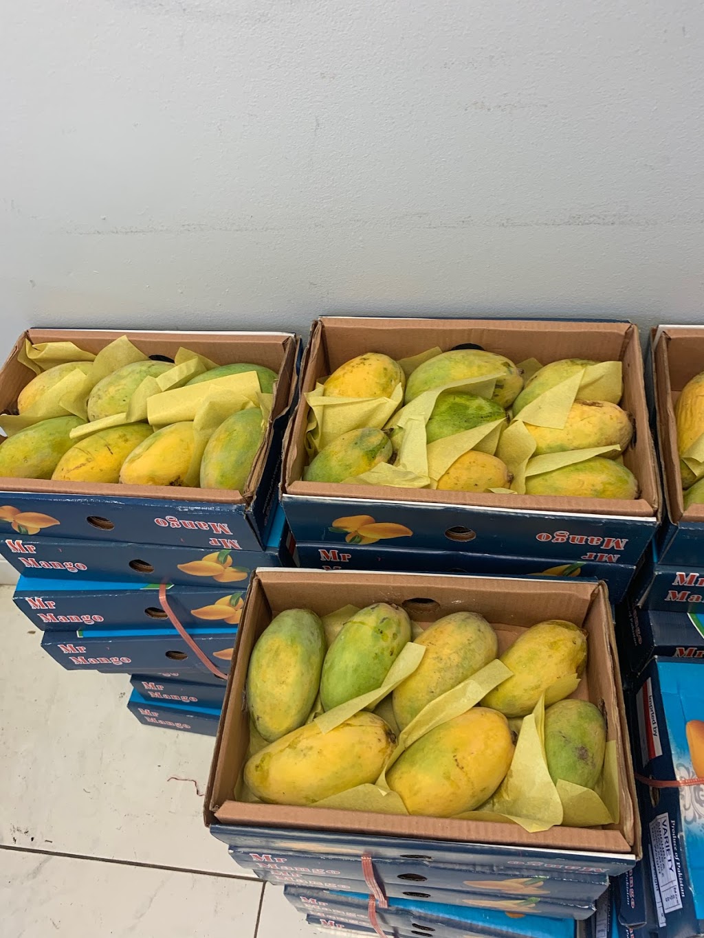 Pakistani Mangoes | 1212 Dundas St W, Mississauga, ON L5C 1E2, Canada | Phone: (647) 854-6665