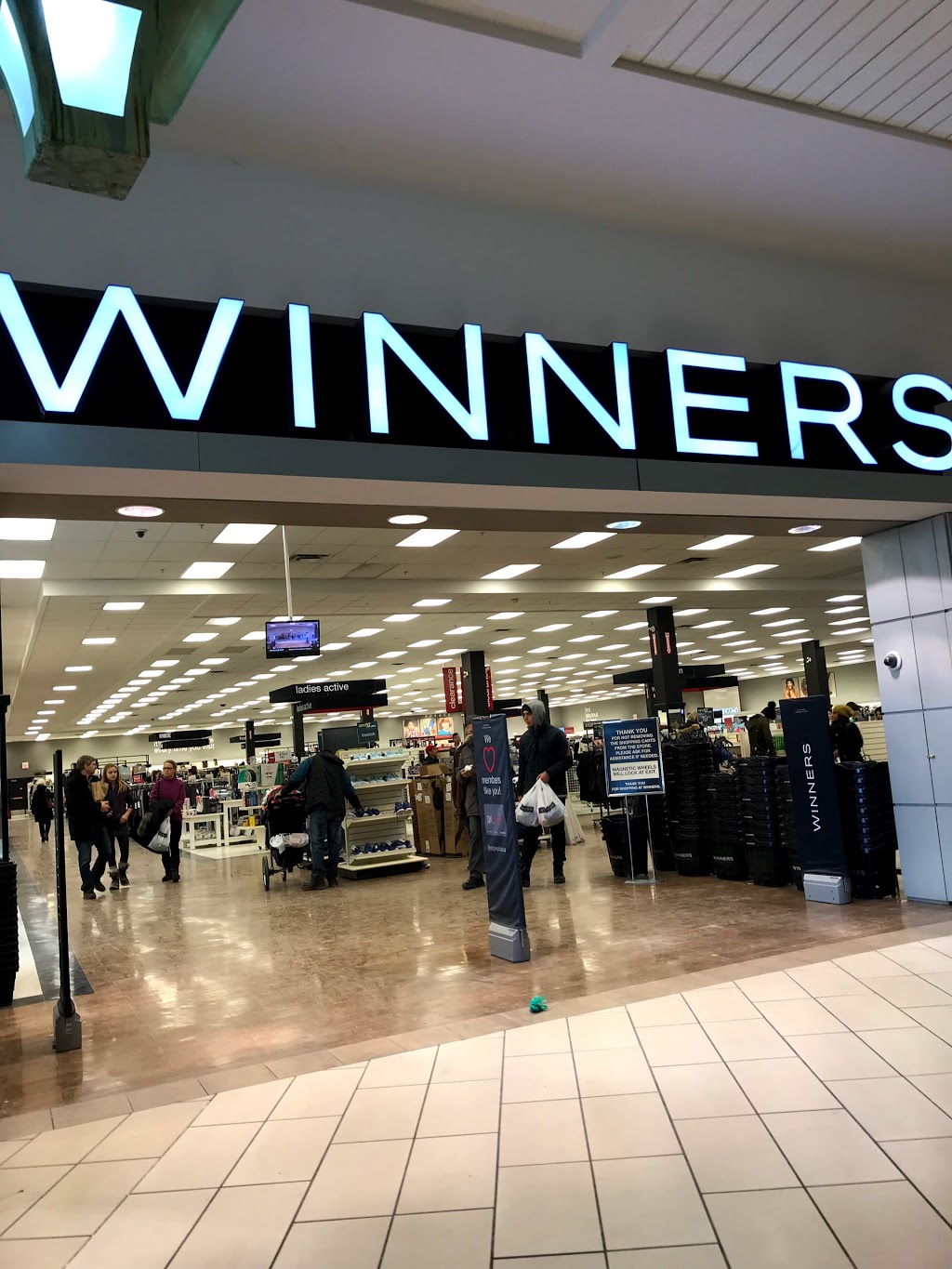 Winners | 250 The East Mall, Etobicoke, ON M9B 3Y8, Canada | Phone: (416) 207-0245