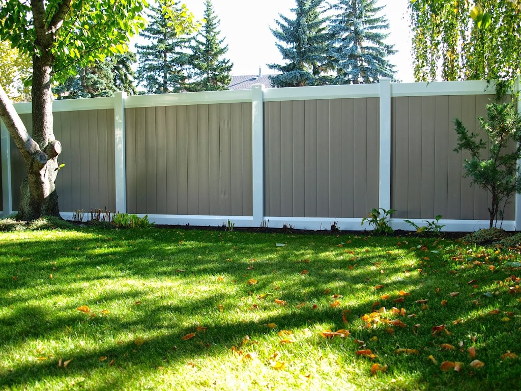 Advantage Vinyl Fencing | 23016, Hwy 14, Sherwood Park, AB T8B 1E4, Canada | Phone: (780) 988-7793