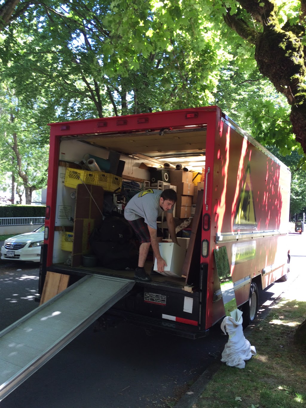 Papasmoving.com | 826 W 68th Ave, Vancouver, BC V6P 2V2, Canada | Phone: (604) 782-6683