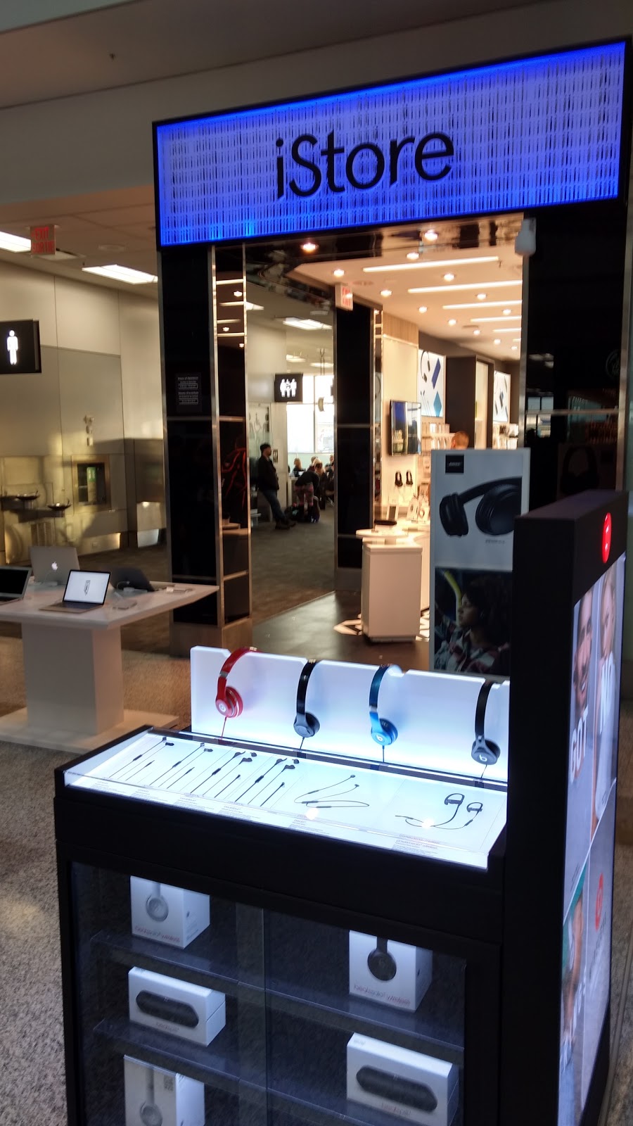 iStore | 6301 Silver Dart Dr, Mississauga, ON L5P 1B2, Canada | Phone: (905) 671-3606