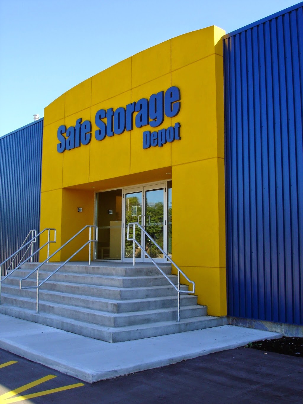 Safe Storage Depot | 1945 Wilson Ave, North York, ON M9M 1A9, Canada | Phone: (416) 747-7444