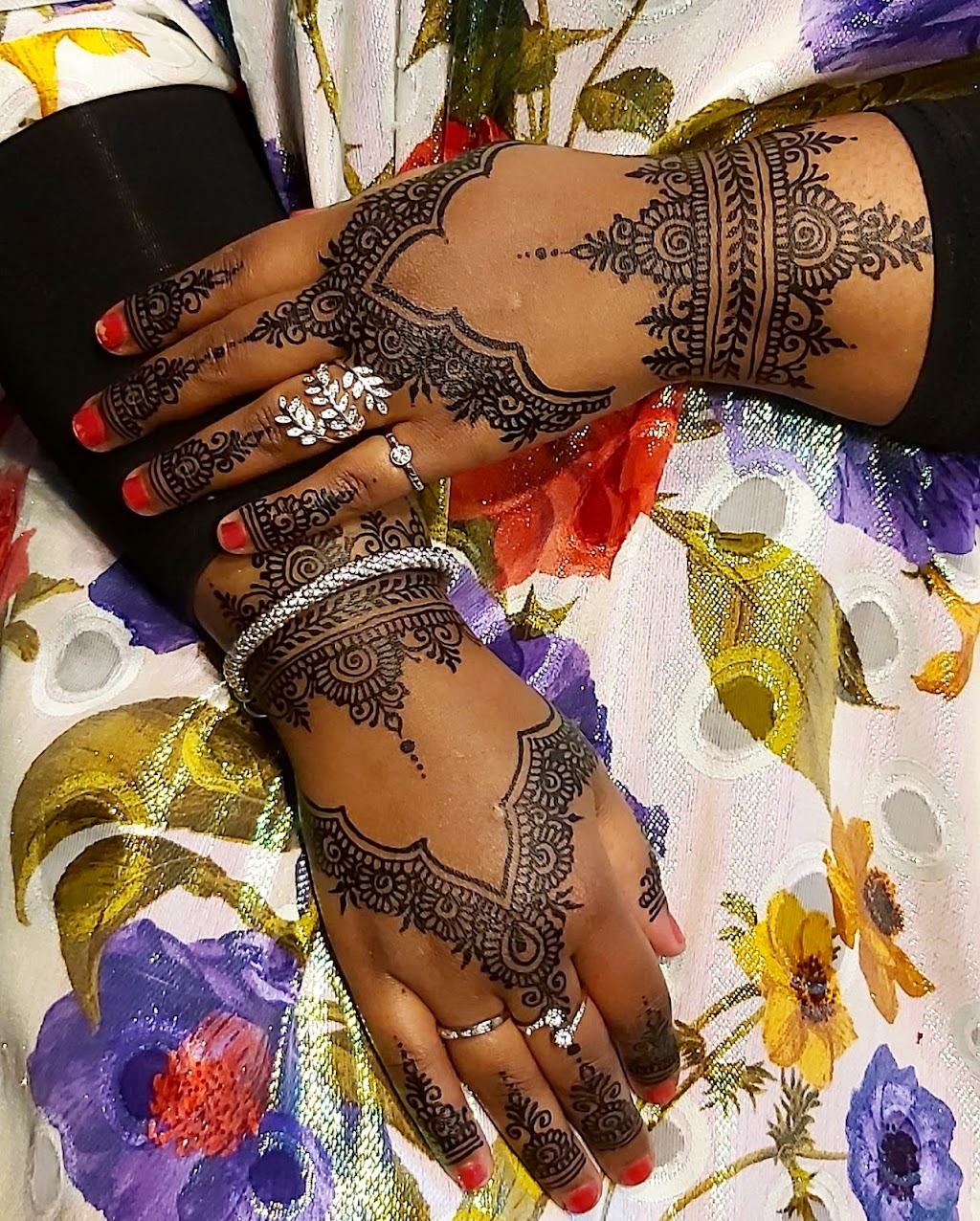 Fida Henna | 251 Rue Valérie, Saint-Lin - Laurentides, QC J5M 2T4, Canada | Phone: (514) 895-2333