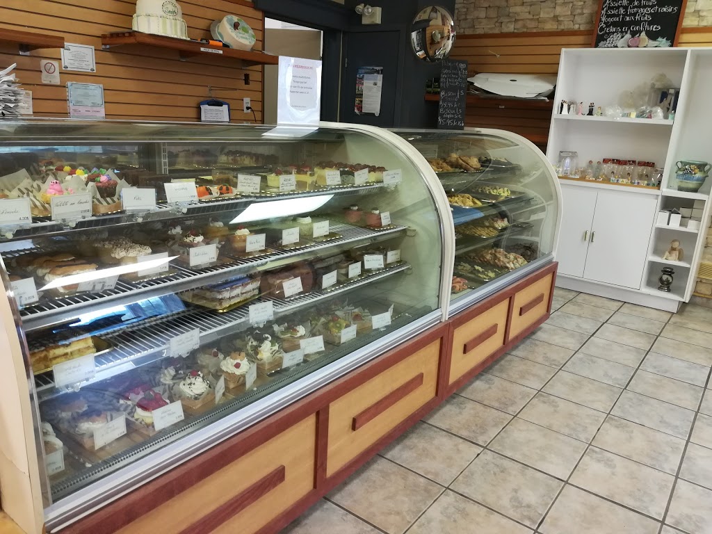 Pâtisserie Aux Délices De La Plaine | 5940 Bd Laurier, Terrebonne, QC J0N 1B0, Canada | Phone: (450) 477-3635