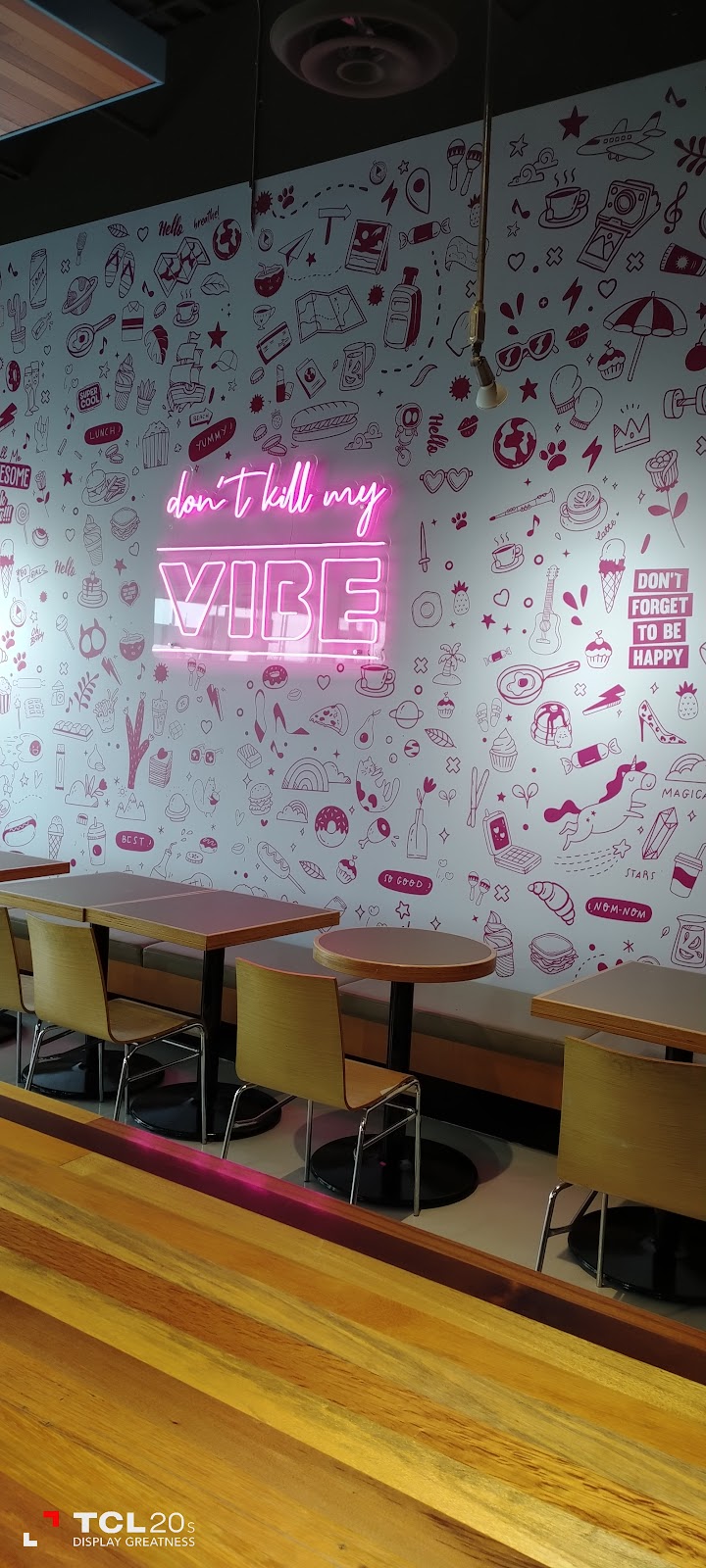 The Vibe Burgers, Shakes & Donuts | 534 Bayfield St Unit C, Barrie, ON L4M 5A2, Canada | Phone: (705) 252-1011