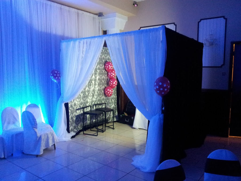 Photoboothlaval | 1400 Mnt Champagne, Laval, QC H7X 3Z8, Canada | Phone: (450) 689-1555