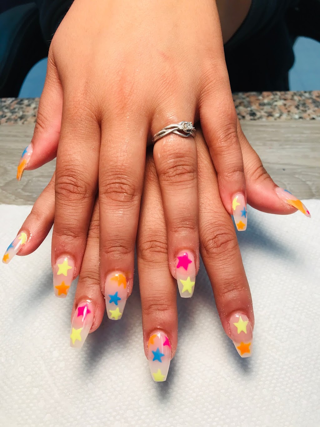 Queen Nails | 119 Main St, Dartmouth, NS B2X 1R6, Canada | Phone: (902) 461-0791