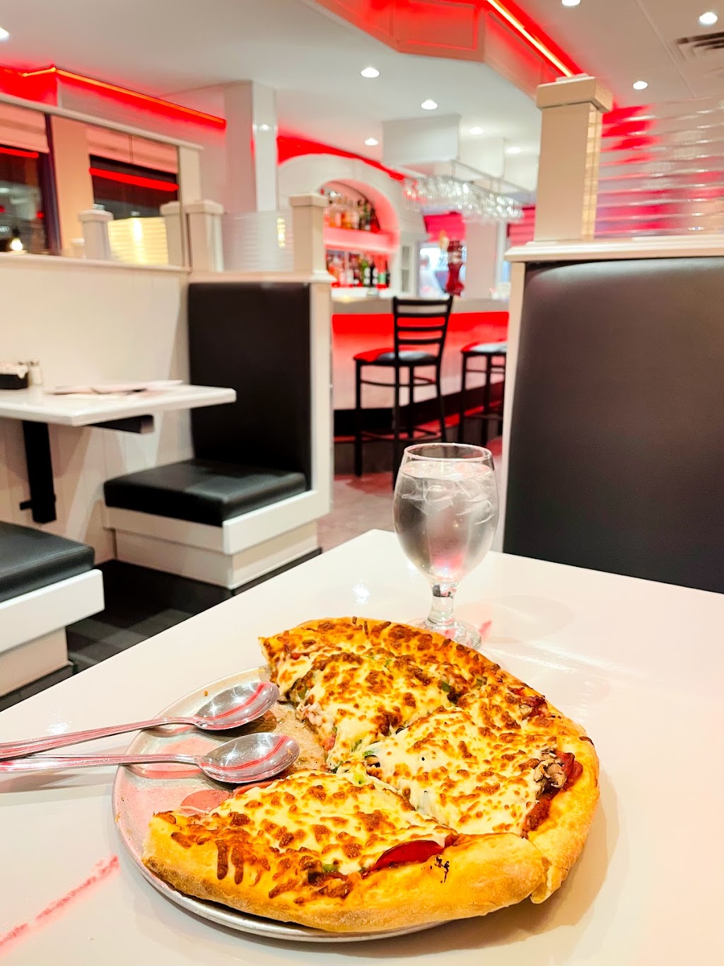 Antonio Pizzeria Restaurant | 169 Rue Salaberry O, Salaberry-de-Valleyfield, QC J6T 2H8, Canada | Phone: (450) 371-0290