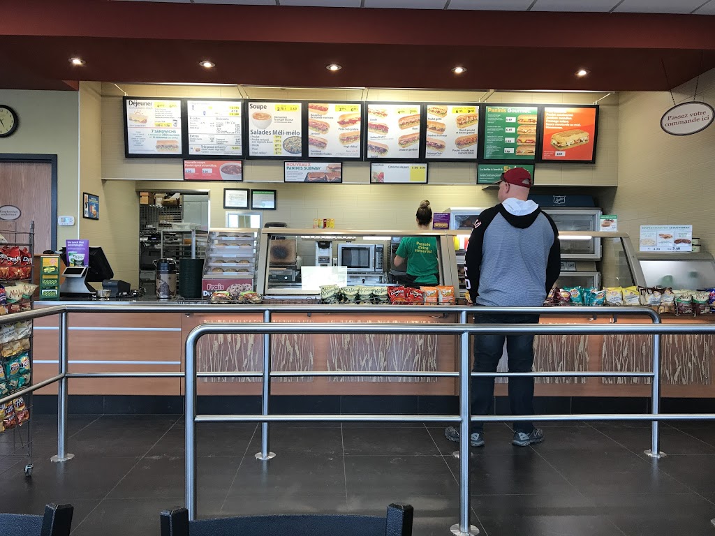 Restaurant SUBWAY | 940 Chemin du Sault, Saint-Romuald, QC G6W 5M6, Canada | Phone: (418) 839-4454