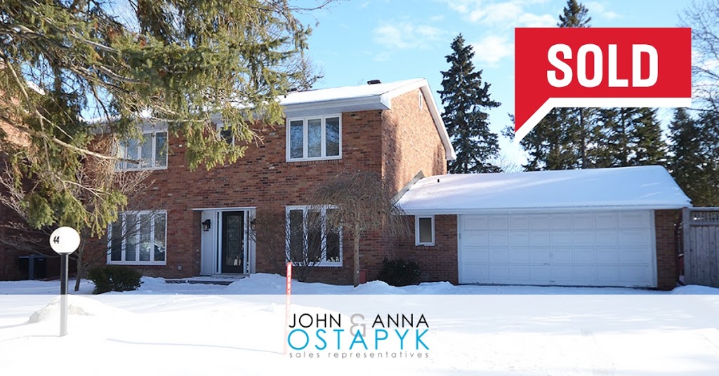 Anna and John Ostapyk - RE/MAX Hallmark Realty Group | 700 Eagleson Rd, Kanata, ON K2M 2G9, Canada | Phone: (613) 663-2720