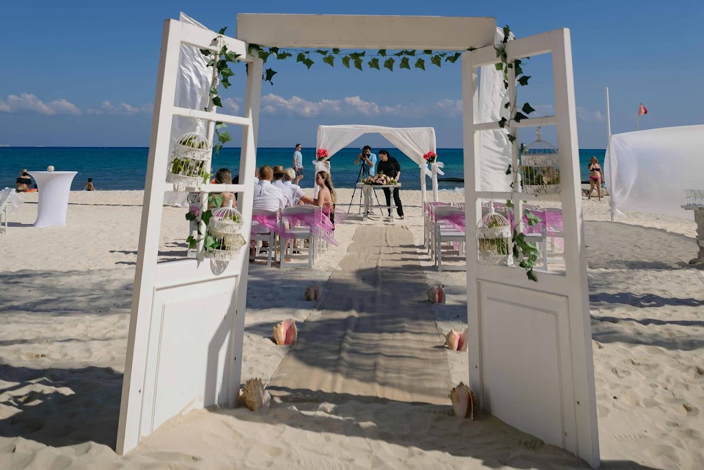 Destination Weddings By Ansley | 1717 York Rd, Niagara-on-the-Lake, ON L0S 1J0, Canada | Phone: (905) 321-6216