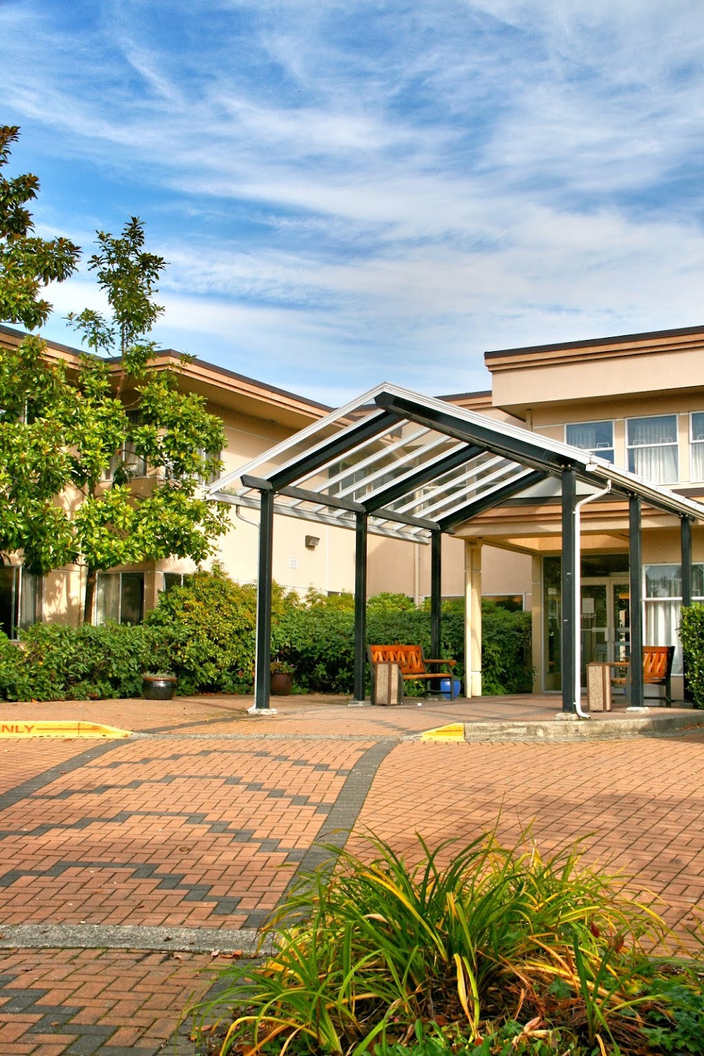 Revera Arbutus Long Term Care Home | 4505 Valley Dr, Vancouver, BC V6L 2L1, Canada | Phone: (604) 261-4292