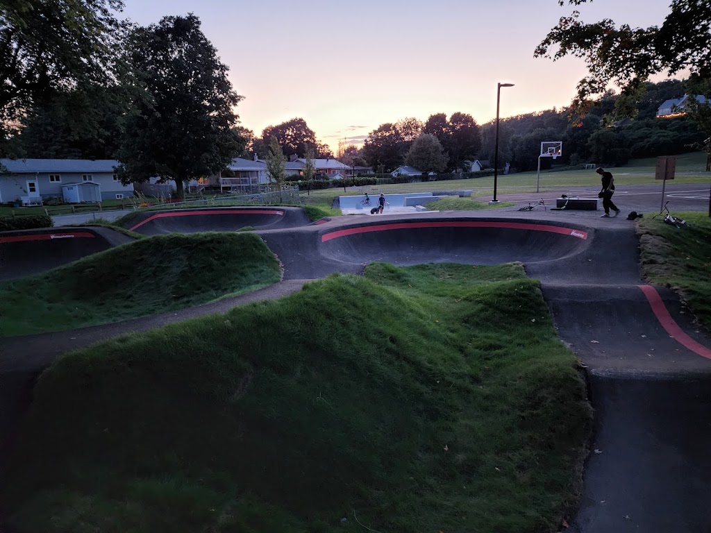 Skatepark Pumptrack Neuville by Velosolutions | 230 Rue du Père Rhéaume, Neuville, QC G0A 2R0, Canada | Phone: (418) 876-2280