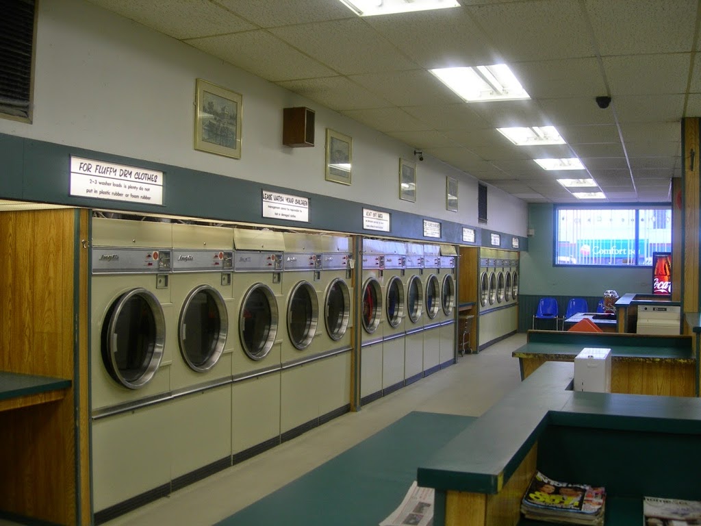 Smiths Falls Laundromat | 39 Chambers St, Smiths Falls, ON K7A 2Y3, Canada | Phone: (613) 283-0707