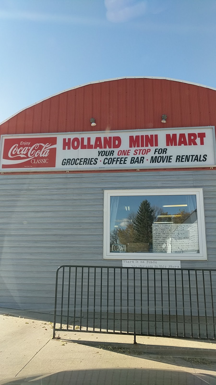 Holland Mini Mart | 121 Broadway St, Holland, MB R0G 0X0, Canada | Phone: (204) 526-2188