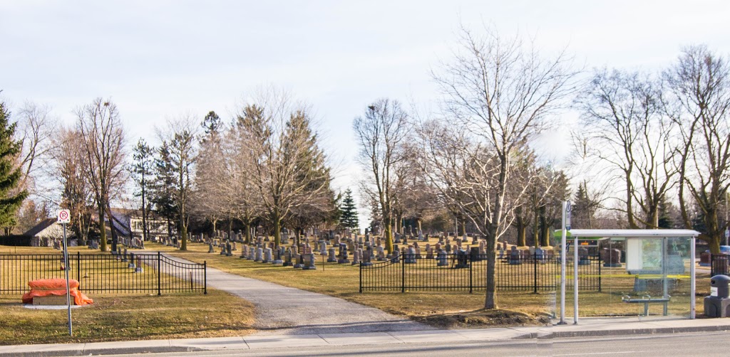 Erb Street Mennonite Church Cemetery | 407 Erb St W, Waterloo, ON N2L 1W7, Canada | Phone: (519) 886-3570