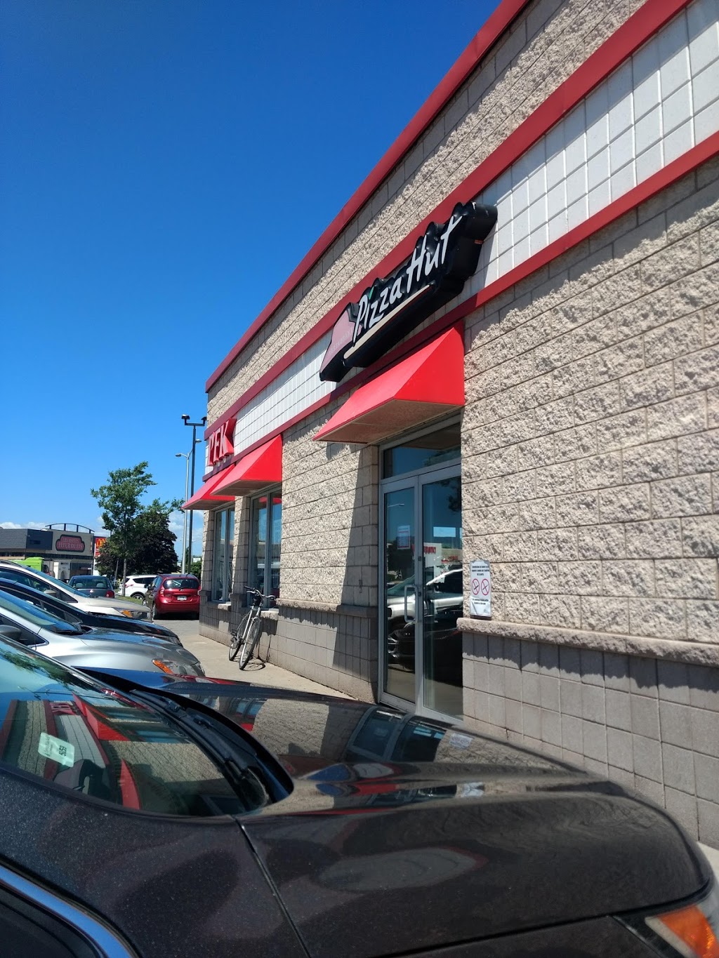 Pizza Hut | 581 Boulevard Wilfrid-Hamel, Québec, QC G1M 2T2, Canada | Phone: (418) 523-3330