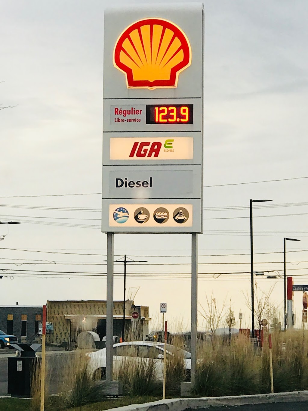 Shell | 524 Boulevard Cadieux, Beauharnois, QC J6N 2G2, Canada | Phone: (450) 225-0289