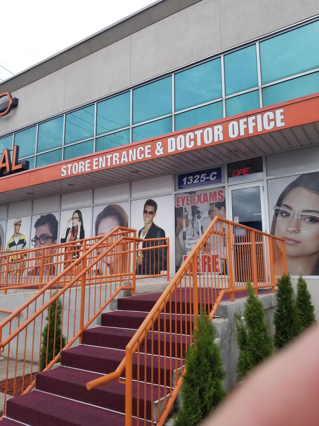 Hakim Optical Queensway | 1325 The Queensway, Etobicoke, ON M8Z 1S8, Canada | Phone: (416) 251-6060