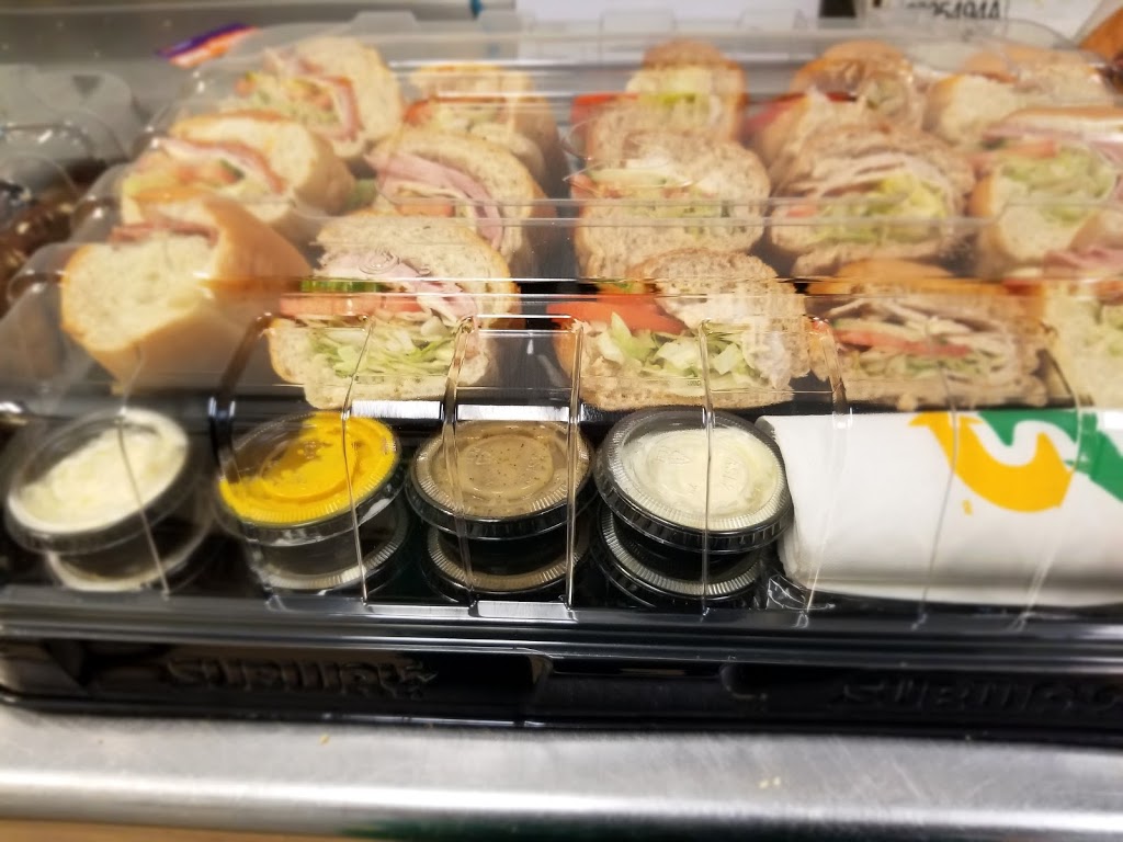 Subway | 357 Bath Rd Shell Gas/Macs Convenience Store, Kingston, ON K7M 2X6, Canada | Phone: (613) 544-5028