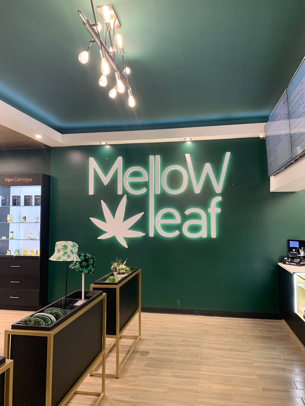 Mellow Leaf | 724 Lansdowne St W, Peterborough, ON K9J 1Z2, Canada | Phone: (705) 743-3999