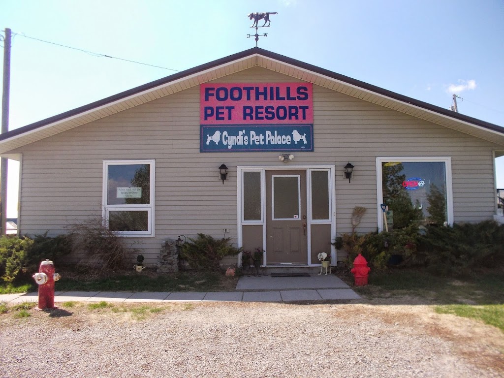 Foothills Pet Resort & Spaw | 658 Avenue East, Cayley, AB T0L 0P0, Canada | Phone: (403) 395-2211