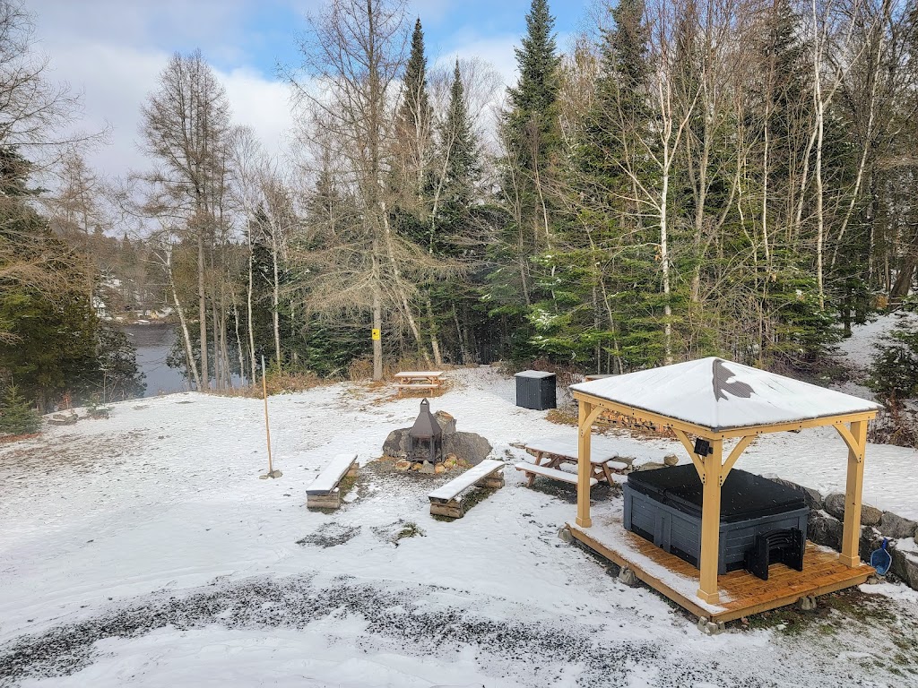 Entre Monts et Lac | 1016 Chem. du Village, Saint-Adolphe-dHoward, QC J0T 2B0, Canada | Phone: (514) 339-9727