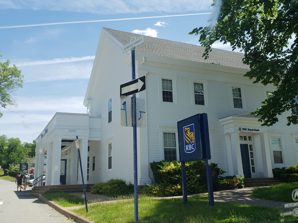 RBC Royal Bank | 209 Main St, Liverpool, NS B0T 1K0, Canada | Phone: (902) 354-5717