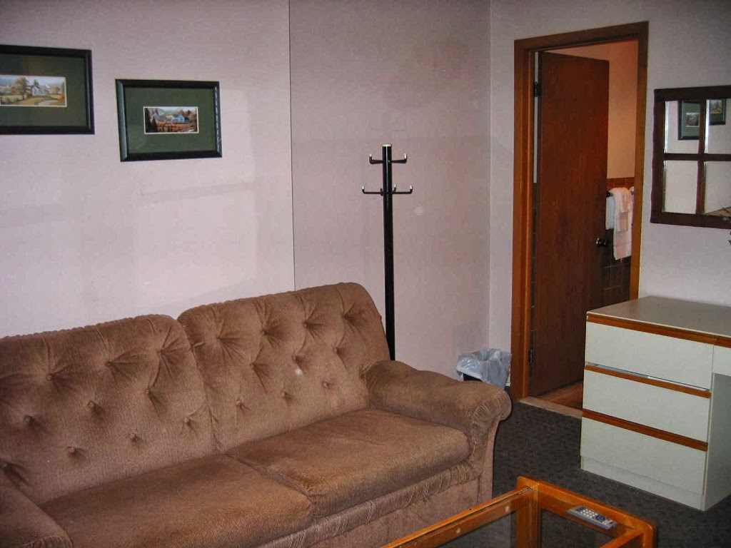 Motel Au Pied Du Nord | 2222 Boulevard du Curé-Labelle, Saint-Jérôme, QC J7Y 1T5, Canada | Phone: (450) 431-0519