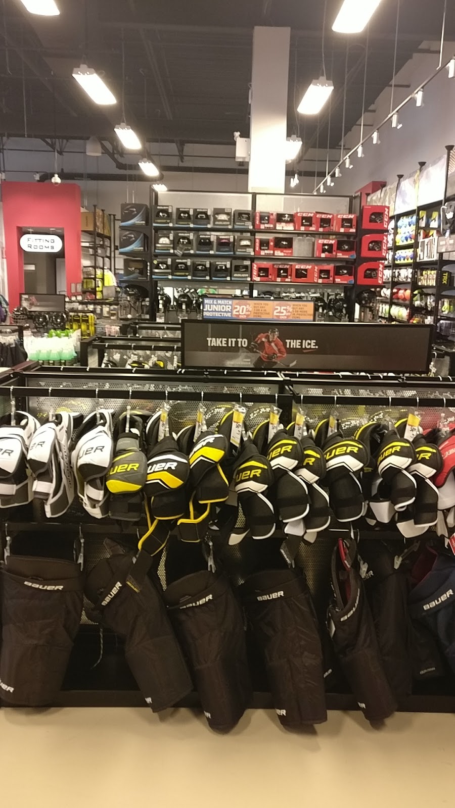 Sport Chek Waterdown | 17 Clappison Ave #2, Waterdown, ON L8B 0Y2, Canada | Phone: (905) 690-6817