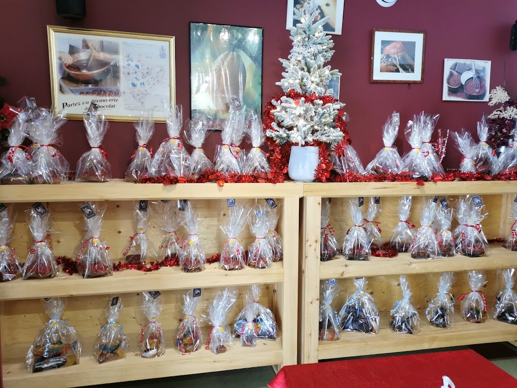 MC Chaloin Chocolatier | 19 Rue St Joseph, Gracefield, QC J0X 1W0, Canada | Phone: (819) 463-1946