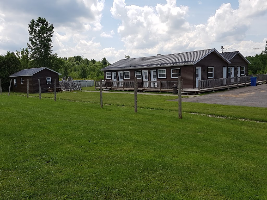 Motel Louis G | 613A QC-219, Hemmingford, QC J0L 1H0, Canada | Phone: (450) 247-0422