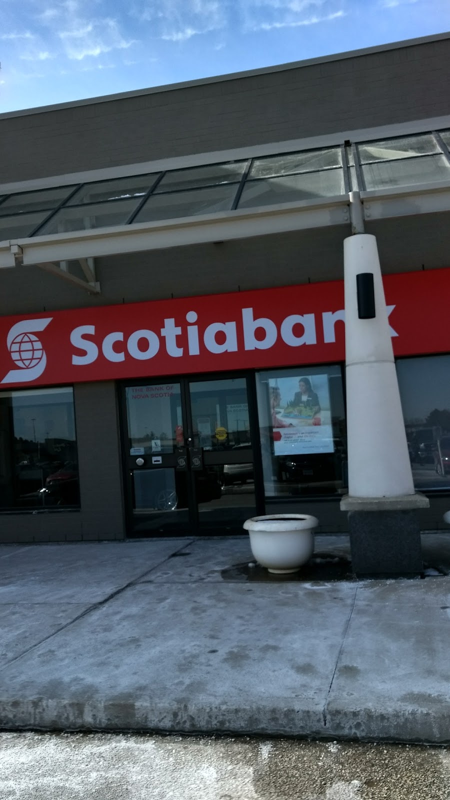 Scotiabank | 300 North Service Rd W b1, Oakville, ON L6M 2R9, Canada | Phone: (905) 845-2424