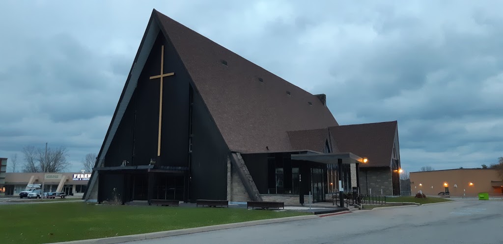 Saint Antoine de Padoue Roman Catholic Church | 4570 Portage Rd, Niagara Falls, ON L2E 6A8, Canada | Phone: (905) 358-5549