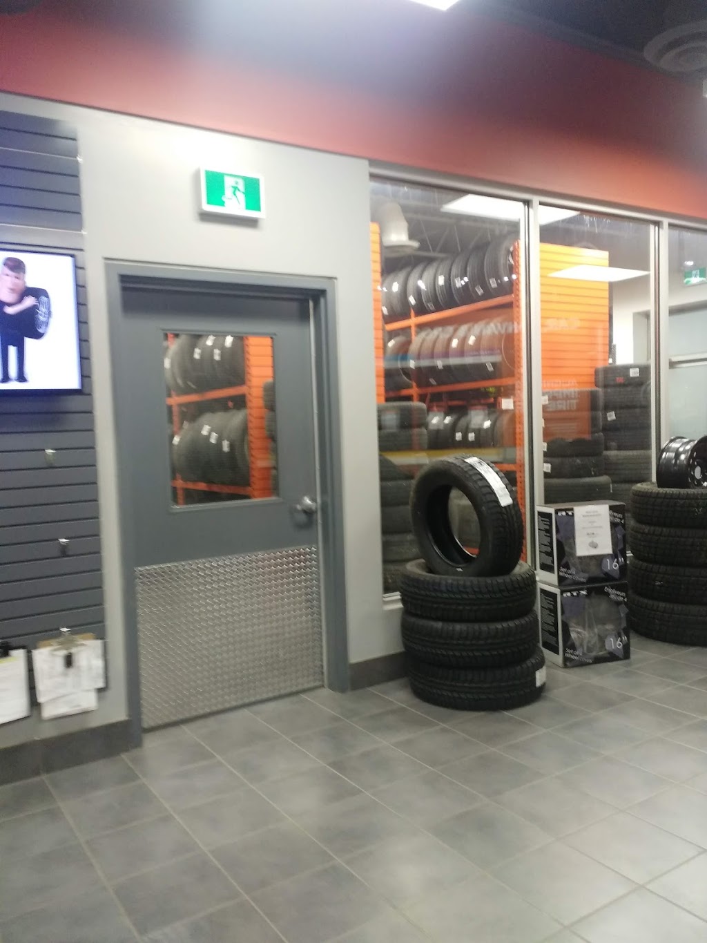 Kal Tire | 700 Wharncliffe Rd S, London, ON N6J 2N4, Canada | Phone: (519) 686-3472