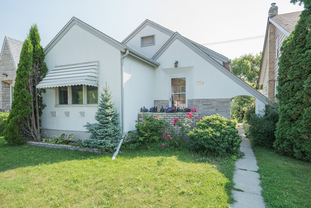 Jen Sangster | 1450 Corydon Ave #3, Winnipeg, MB R3N 0J3, Canada | Phone: (204) 989-5000