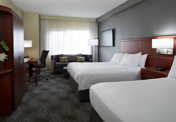 Courtyard by Marriott Montreal Airport | 7000 Place Robert Joncas, Montréal, QC H4M 2Z5, Canada | Phone: (514) 339-5333