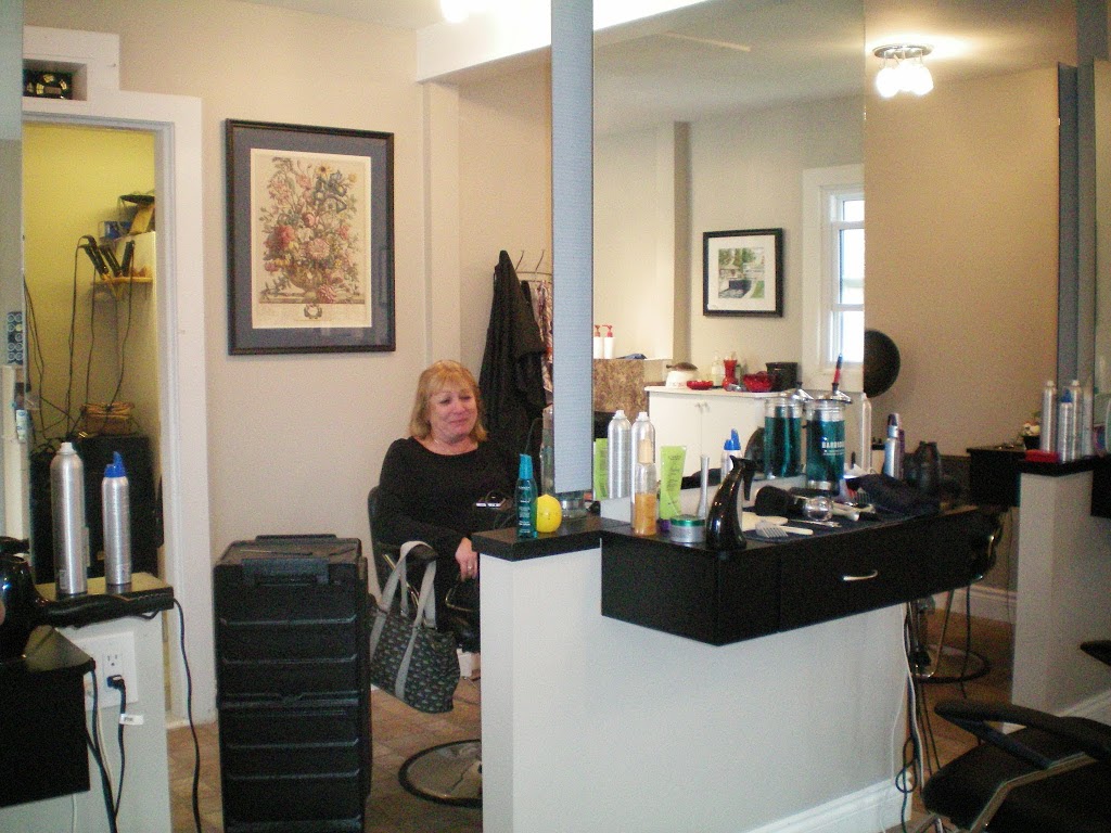 Inn Style Salon | 7 Kingsway Dr, Bobcaygeon, ON K0M 1A0, Canada | Phone: (705) 738-3113