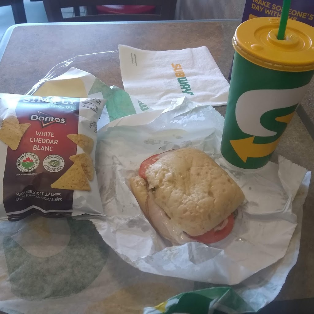 Subway | 802 Sheppard Ave E, North York, ON M2K 1C3, Canada | Phone: (416) 222-4404