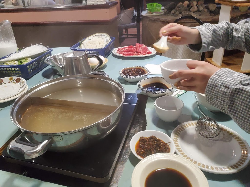 Leung Yue Hot Pot | 1508 King St E, Kitchener, ON N2G 2P1, Canada | Phone: (519) 725-7877