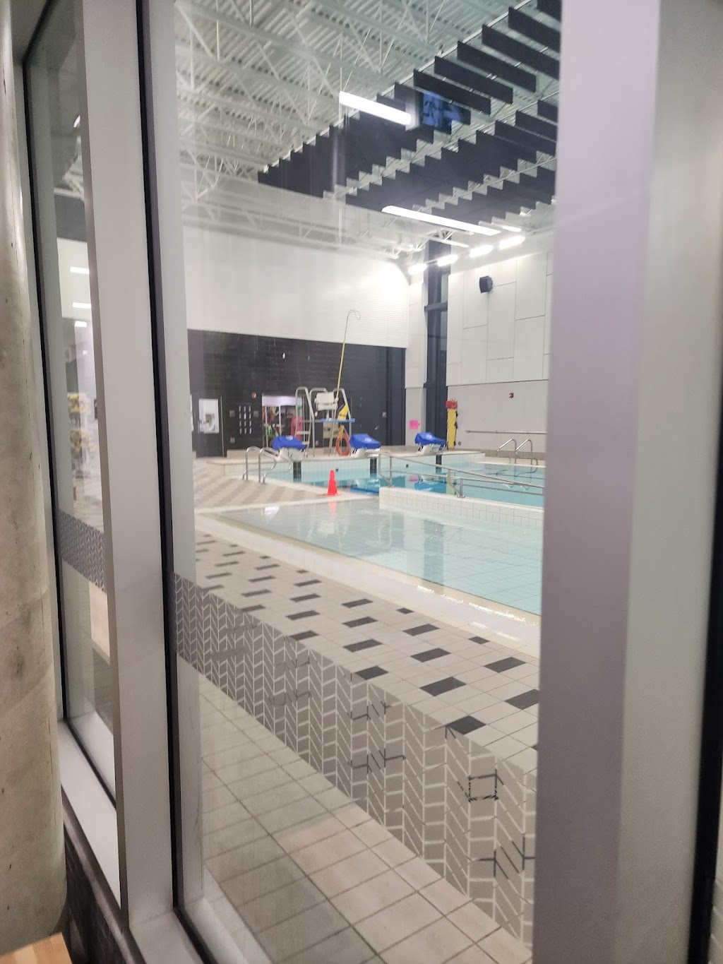 Complexe aquatique Rosemont | 6150 9e Avenue, Montréal, QC H1Y 2K4, Canada | Phone: (514) 872-6622