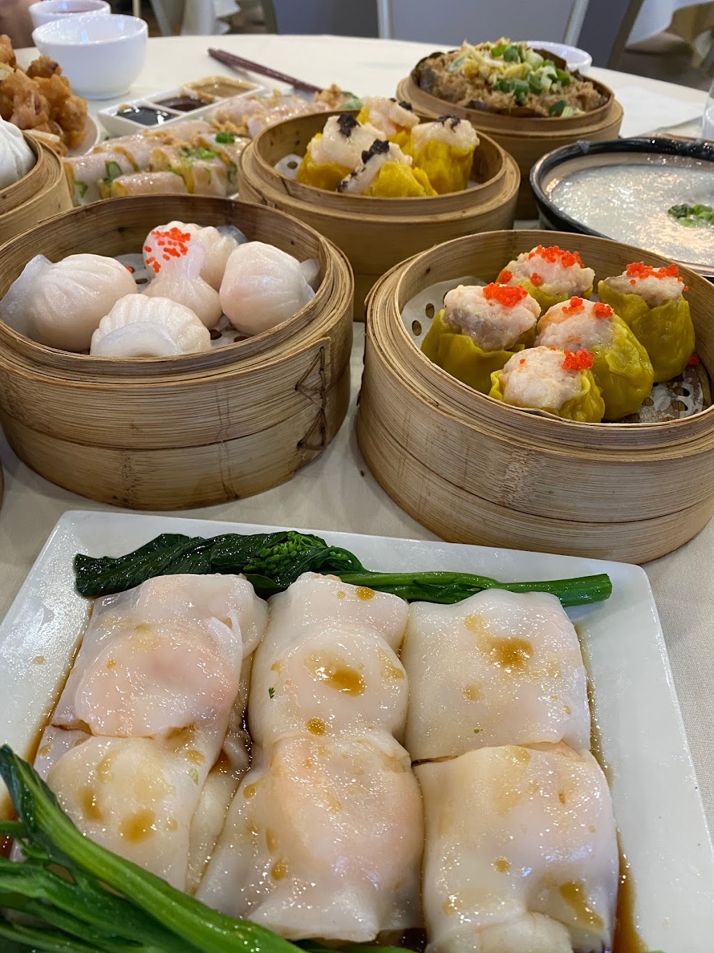 Golden Jade Palace Seafood & Dim Sum Restaurant | 1110 Panatella Blvd NW #610, Calgary, AB T3K 0G6, Canada | Phone: (403) 730-1888