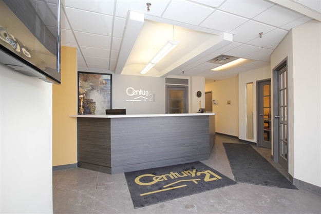 Century21 Millennium Inc | Sean Findlay Real Estate | 181 Queen St E, Brampton, ON L6W 2B3, Canada | Phone: (905) 450-8300